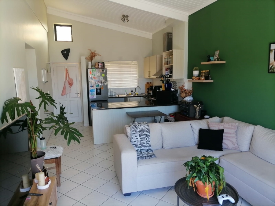 2 Bedroom Property for Sale in Somerset West Mall Triangle Western Cape